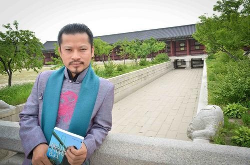 Khởi nghiệp với công việc của một phu đào đá sapphire ở Di Linh, tên gọi “Hùng Cửu Long” được mọi người dành cho doanh nhân Lê Đình Hùng, gắn với công ty vàng bạc đá quý Cửu Long. Khởi nghiệp với công việc của một phu đào đá sapphire ở Di Linh, tên gọi “Hùng Cửu Long” được mọi người dành cho doanh nhân Lê Đình Hùng, gắn với công ty vàng bạc đá quý Cửu Long.