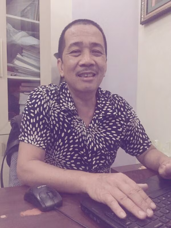 Tiến sĩ Bùi Trinh cho rằng những so sánh về giá xăng dầu Việt Nam với các nước là khập khiễng - ảnh Hoàng Lực.