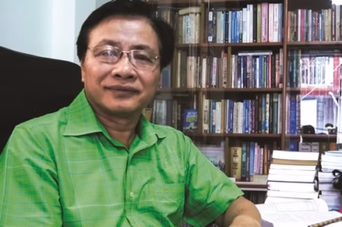 Giáo sư Trần Ngọc Thêm cho rằng: "Tôi không muốn dính đến những gì liên quan đến ông Tồn hết" - ảnh nguồn vanhoahoc.vn. Giáo sư Trần Ngọc Thêm cho rằng: "Tôi không muốn dính đến những gì liên quan đến ông Tồn hết" - ảnh nguồn vanhoahoc.vn.