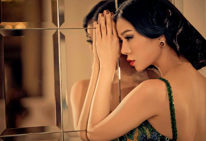 Ca sĩ Lệ Quyên, người trình bày 10 "Bài không tên" của nhạc sĩ Vũ Thành An. Ca sĩ Lệ Quyên, người trình bày 10 "Bài không tên" của nhạc sĩ Vũ Thành An.