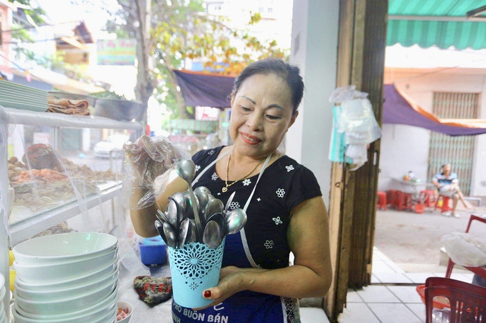 Các cơ sở kinh doanh ẩm thực cũng đã hưởng ứng sử dụng muỗng không rãnh.