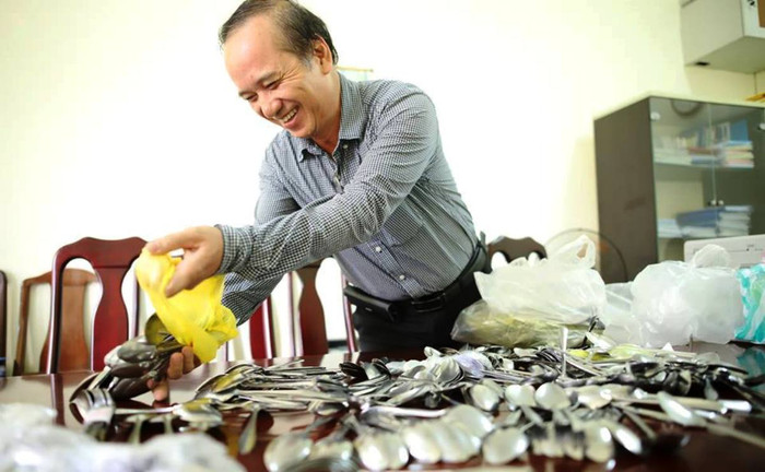 Đà Nẵng vận động các nhà hàng, quán ăn sử dụng muỗng không rãnh nhằm đảm bảo an toàn.