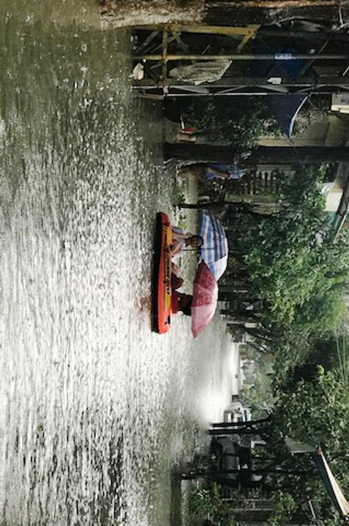 Mưa lớn những ngày qua khiến nhiều tuyến đường của Đà Nẵng ngập lụt nặng. Mưa lớn những ngày qua khiến nhiều tuyến đường của Đà Nẵng ngập lụt nặng.