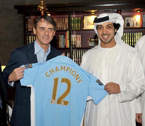 Sheikh Mansour giữ Mancini chỉ vì tiếc tiền Sheikh Mansour giữ Mancini chỉ vì tiếc tiền