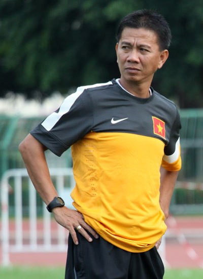 HLV Hoàng Anh Tuấn sẽ phải đối mặt với không ít chông gai nếu chấp nhận lời đề nghị dẫn dắt tuyển Việt Nam của VFF. HLV Hoàng Anh Tuấn sẽ phải đối mặt với không ít chông gai nếu chấp nhận lời đề nghị dẫn dắt tuyển Việt Nam của VFF.