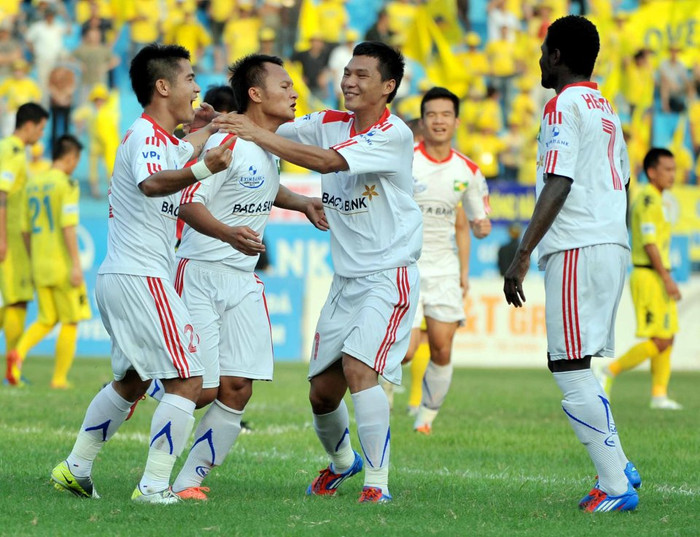 Trọng Hoàng và Âu Hoàn vẫn đang thất nghiệp sau khi hết hạn hợp đồng với SLNA.