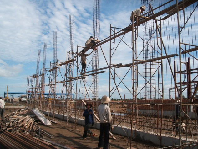 Cá biệt thủ tục hành chính kéo dài khiến dự án xây dựng phải mất cả chục năm (ảnh minh họa)