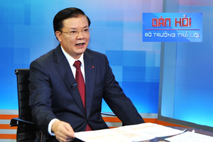 Bộ trưởng Bộ Tài chính Đinh Tiến Dũng trong chương trình "Dân hỏi Bộ trưởng trả lời" Bộ trưởng Bộ Tài chính Đinh Tiến Dũng trong chương trình "Dân hỏi Bộ trưởng trả lời"