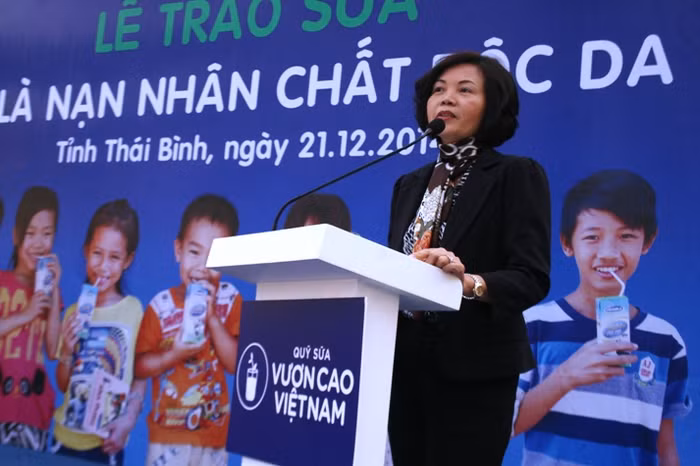 Bà Bùi Thị Hương – Giám đốc Điều hành Vinamilk khẳng định: "Vinamilk luôn mong muốn làm gì được thật tốt cho các em, làm được gì tốt cho cộng đồng, cho xã hội Vinamilk luôn sẵn sàng"