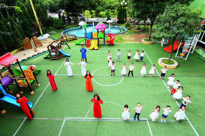 Học sinh trường mầm non đô thị Sài Đồng tham dự hội thi mẹ duyên dáng con khoẻ ngoan (ảnh: trường mầm non đô thị Sài Đồng) Học sinh trường mầm non đô thị Sài Đồng tham dự hội thi mẹ duyên dáng con khoẻ ngoan (ảnh: trường mầm non đô thị Sài Đồng)