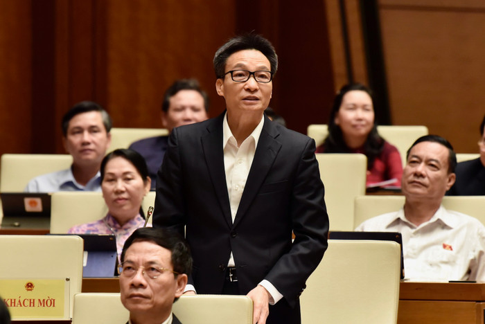Phó Thủ tướng Vũ Đức Đam trả lời chất vấn của đại biểu Quốc hội (ảnh: Chinhphu.vn)
