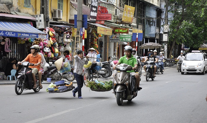 Muôn nẻo gánh hàng rong trên phố Muôn nẻo gánh hàng rong trên phố