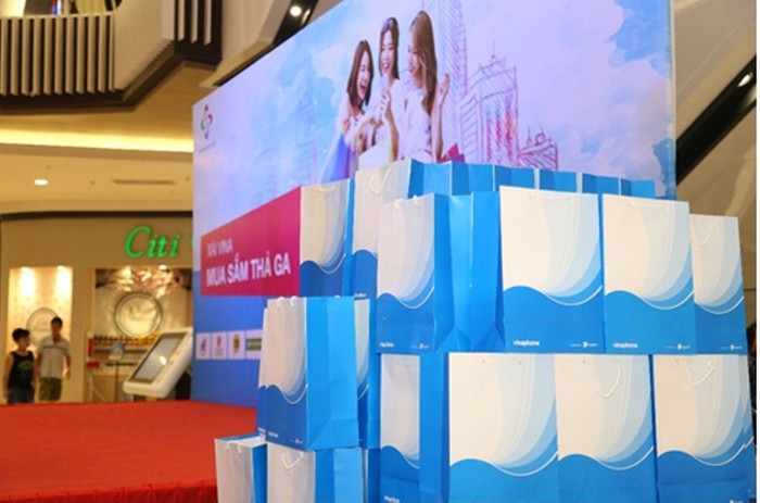 VinaPhone ưu đãi cực lớn chào mừng Quốc Khánh 2/9 ảnh 2 VinaPhone ưu đãi cực lớn chào mừng Quốc Khánh 2/9 ảnh 2