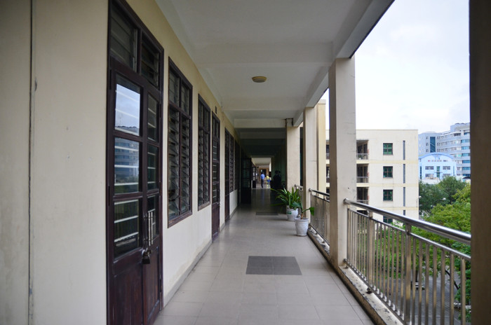 Theo yêu cầu của Sở Giáo dục và Đào tạo Đà Nẵng, các lớp học phải cách nhau một phòng học. Ảnh: TT Theo yêu cầu của Sở Giáo dục và Đào tạo Đà Nẵng, các lớp học phải cách nhau một phòng học. Ảnh: TT