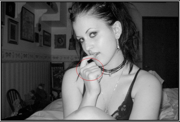 Cô gái này có 6 ngón tay !