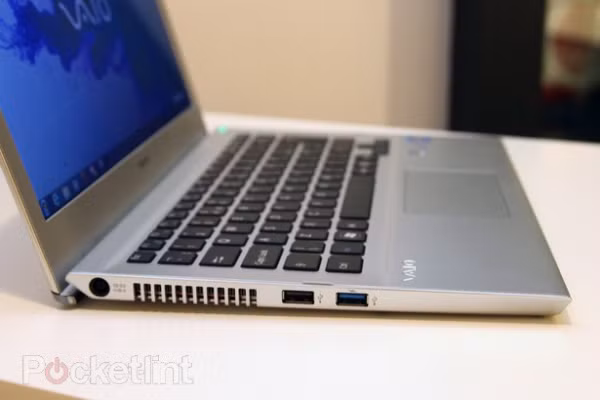 Theo tiết lộ của trang công nghệ TechFokus, cả hai máy sẽ được nâng cấp lên Ivy Bridge, và với công bố phải ít nhất đến tháng Sáu mới ra mắt Ivy Bridge cho ultrabook của Intel, rõ ràng ultrabook của Sony cũng sẽ phải đợi ít nhất đến thời điểm đó. Bên cạnh cải thiện hiệu năng đồ họa, chip mới giúp máy tăng thời lượng pin khoảng 20%. Sony thì đánh giá ultrabook của họ cho thời lượng pin 9 tiếng.