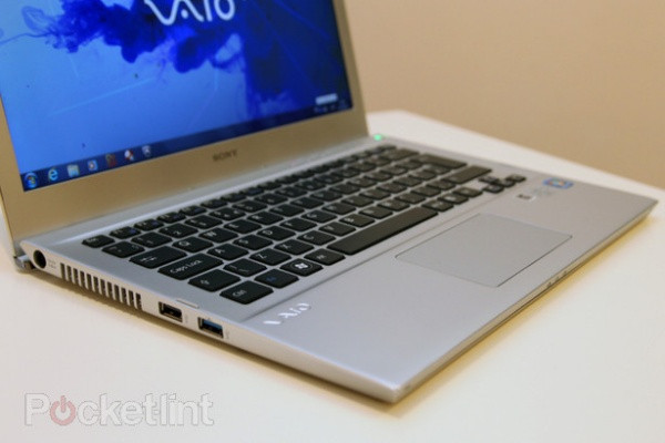 Giá bán cho T11 khởi điểm là 881 USD còn T13 có giá 1044 USD.