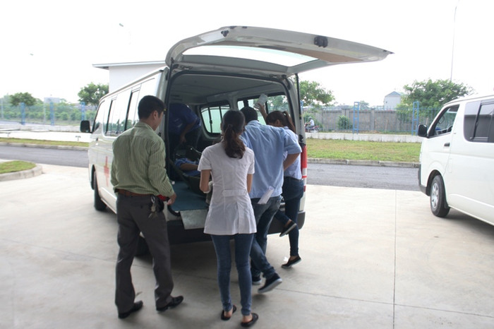 Những trường hợp bệnh nhân nặng sẽ được đưa ngay đến cơ sở y tế gần nhất để điều trị. Những trường hợp bệnh nhân nặng sẽ được đưa ngay đến cơ sở y tế gần nhất để điều trị.