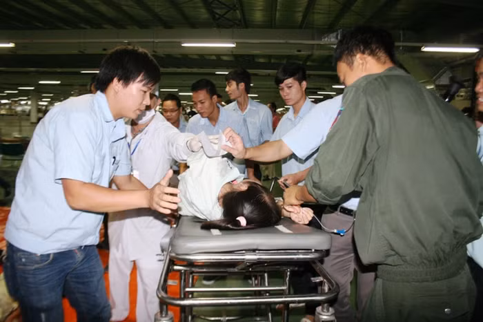 Với trường hợp nặng ngay lập tức được đưa đi cấp cứu. Với trường hợp nặng ngay lập tức được đưa đi cấp cứu.