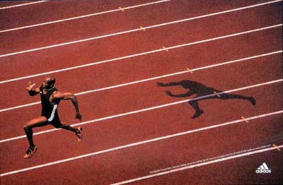 Ui, hình như có ai đang chạy theo mình. Ui, hình như có ai đang chạy theo mình.