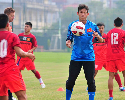 Một số hình ảnh ĐT Việt Nam luyện tập trên sân Mỹ Đình. Một số hình ảnh ĐT Việt Nam luyện tập trên sân Mỹ Đình.