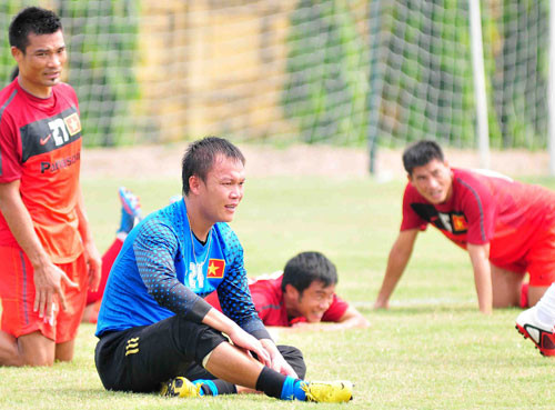 Một số hình ảnh ĐT Việt Nam luyện tập trên sân Mỹ Đình. Một số hình ảnh ĐT Việt Nam luyện tập trên sân Mỹ Đình.