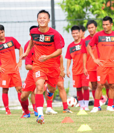 Một số hình ảnh ĐT Việt Nam luyện tập trên sân Mỹ Đình. Một số hình ảnh ĐT Việt Nam luyện tập trên sân Mỹ Đình.