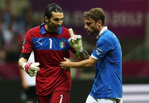 Chú cứ nghe anh nói. Chú cứ nghe anh nói.