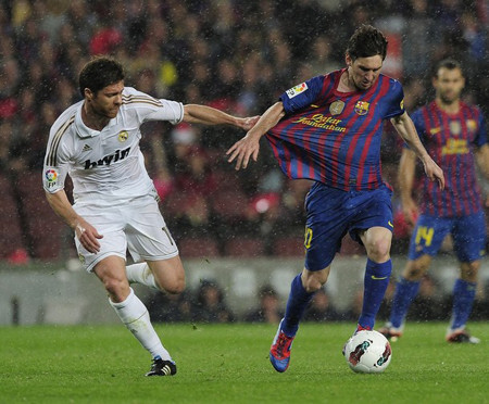 Bỏ tay ra, ngươi không theo được ta đâu… Bỏ tay ra, ngươi không theo được ta đâu…