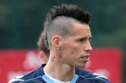 Kiểu tóc trước đây của Hamsik. Kiểu tóc trước đây của Hamsik.