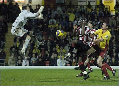 Cứ xông ra cho nó chắc ăn. Cứ xông ra cho nó chắc ăn.