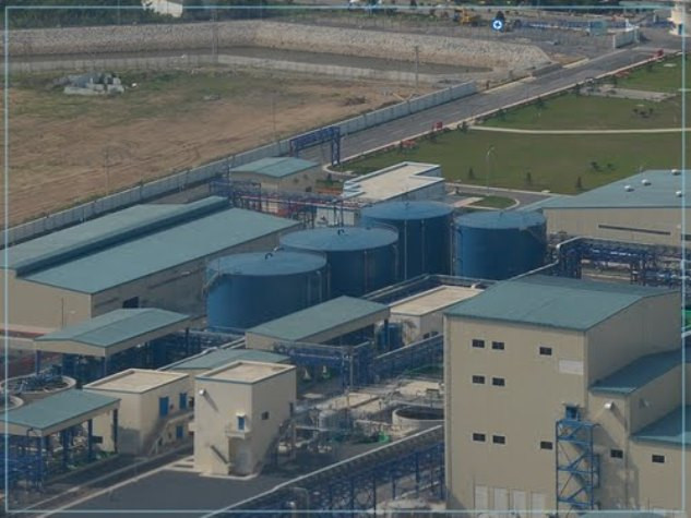 Đưa chi phí xây dựng nhà cho cán bộ, biệt thự, sân tenni, bể bơi vào tổng mức đầu tư dự án nguồn điện, do đó sẽ được tính vào giá bán điện là không đúng quy định (ảnh nhà máy nhiệt điện Ô Môn 1)