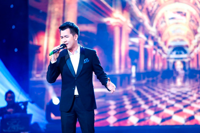 Ca sĩ Hồ Trung Dũng là ca sĩ khách mời đầu tiên của chương trình. Ca sĩ Hồ Trung Dũng là ca sĩ khách mời đầu tiên của chương trình.