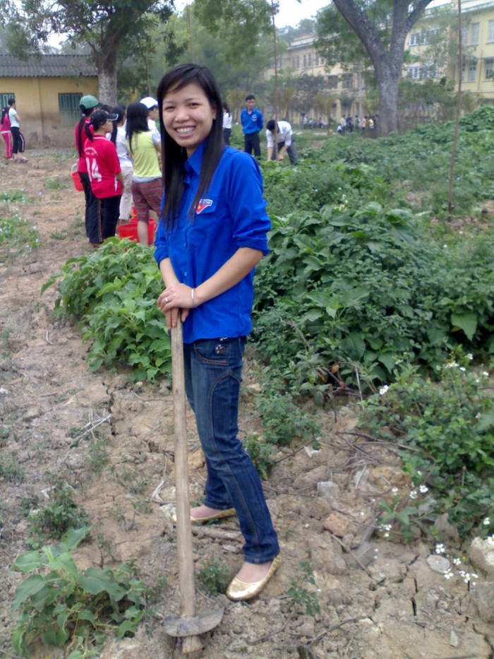 Hương thích tham gia các hoạt động xã hội, các trò chơi và các môn thể thao, đặc biệt rất thích chơi với trẻ con. Hương thích tham gia các hoạt động xã hội, các trò chơi và các môn thể thao, đặc biệt rất thích chơi với trẻ con.