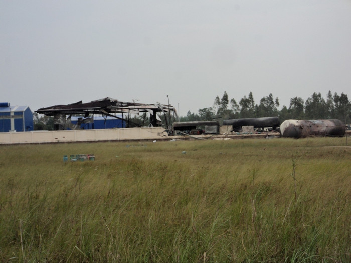 Con số thương vong vẫn chưa được làm rõ. Hệ thống điện của khu công nghiệp đã bị ngắt do ảnh hưởng của vụ nổ.