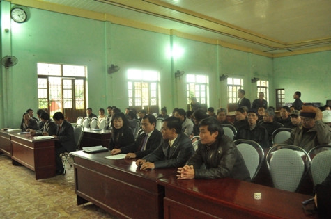 Các đại biểu trong buổi công bố quyết định chiều ngày 13/2 Các đại biểu trong buổi công bố quyết định chiều ngày 13/2