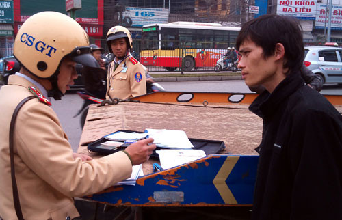 Một trường hợp vi phạm bị CSGT xử lý