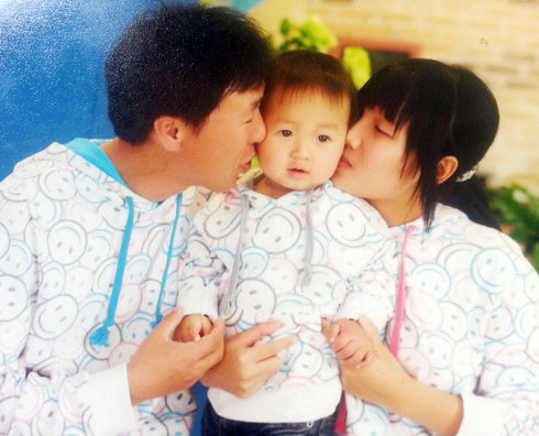 Hiện cu Bin mồ côi cha mẹ. Ảnh gia đình cung cấp Hiện cu Bin mồ côi cha mẹ. Ảnh gia đình cung cấp