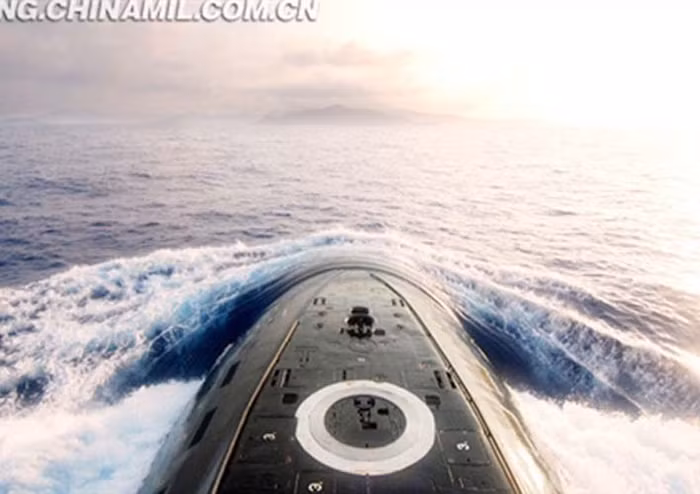 Ngày 25/1, báo điện tử Nhân dân Nhật báo cho đăng hàng loạt hình ảnh về các tàu ngầm diễn tập ở Biển Đông. Cuộc diễn tập của đội tàu ngầm Biển Đông được cho là diễn ra vào giữa tháng 1/2013.