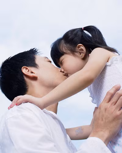 Trong hướng dẫn, chỉ bảo về giới tính, cần có một khoảng cách tế nhị và an toàn cần thiết cho trẻ, đặc biệt là trẻ bước vào tuổi dậy thì. (Ảnh minh họa).