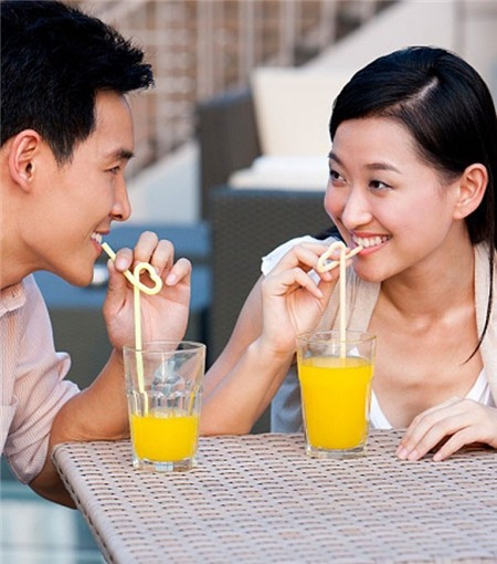 Tình đầu là khi phụ nữ được sống trong cảm giác khám phá, phát hiện và tìm kiếm. Tình đầu là khi phụ nữ được sống trong cảm giác khám phá, phát hiện và tìm kiếm.