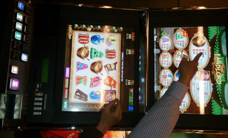 Phía bị đơn cho rằng máy đánh bạc bị sự cố lỗi nên trò chơi vô hiệu Phía bị đơn cho rằng máy đánh bạc bị sự cố lỗi nên trò chơi vô hiệu