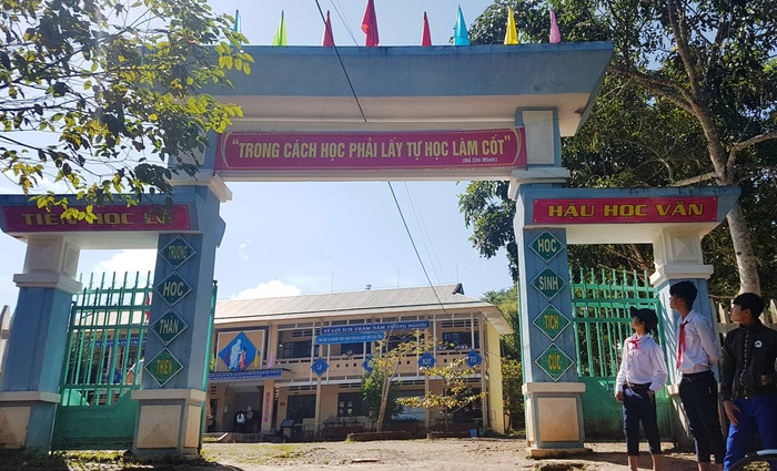 Học sinh tại nhiều trường học của huyện Tây Giang có nguy cơ bỏ học giữa chừng vì bị cắt chế độ hỗ trợ. Ảnh: AN Học sinh tại nhiều trường học của huyện Tây Giang có nguy cơ bỏ học giữa chừng vì bị cắt chế độ hỗ trợ. Ảnh: AN