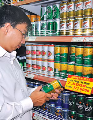 Hiện tại, tất cả các hãng bia Việt đều đang nằm ở phân khúc bia bình dân. (Ảnh: Internet)