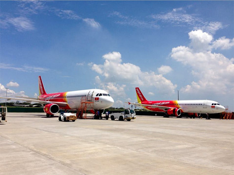 VietJetAir chào đón thêm 2 tàu bay mới Airbus 320-200 vào ngày 2/6 và ngày 3/6/2013. VietJetAir chào đón thêm 2 tàu bay mới Airbus 320-200 vào ngày 2/6 và ngày 3/6/2013.