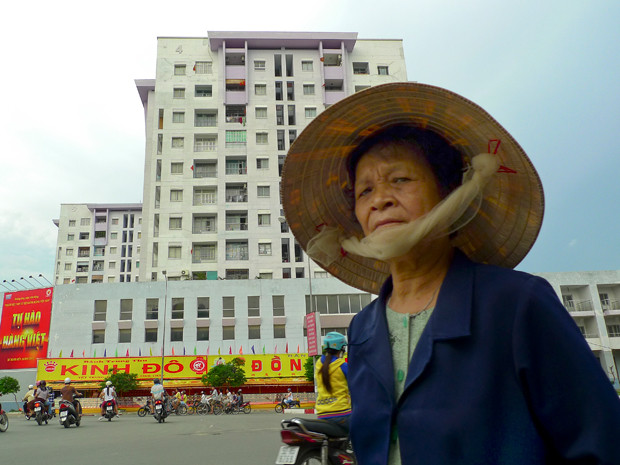 Tại Việt Nam, giá nhà ở trung bình cao gấp 25 lần so với thu nhập, trong khi khoảng cách tương đương tại các nước Châu Âu là 7 lần, Thái Lan là 6,3 lần và Singapore là 5,2 lần - theo nghiên cứu của CBRE. (Ảnh minh họa)
