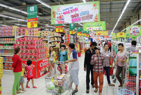 Mừng sinh nhật lần thứ 15, hệ thống siêu thị Big C tổ chức nhiều chương trình khuyến mãi rầm rộ và lớn nhất trong năm, kéo dài suốt 2 tháng 6,7/2013 với nhiều mặt hàng giảm giá tới 50%.