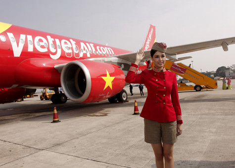 Ngày 10.2.2013, VietJetAir, hãng hàng không tư nhân Việt Nam lần đầu tiên sẽ cất cánh bay TPHCM-Băng kok. Đây là một sự kiện của lịch sử hàng không VN khi một hãng hàng không tư nhân lần đầu tiên mở được đường bay nước ngoài. Ngày 10.2.2013, VietJetAir, hãng hàng không tư nhân Việt Nam lần đầu tiên sẽ cất cánh bay TPHCM-Băng kok. Đây là một sự kiện của lịch sử hàng không VN khi một hãng hàng không tư nhân lần đầu tiên mở được đường bay nước ngoài.
