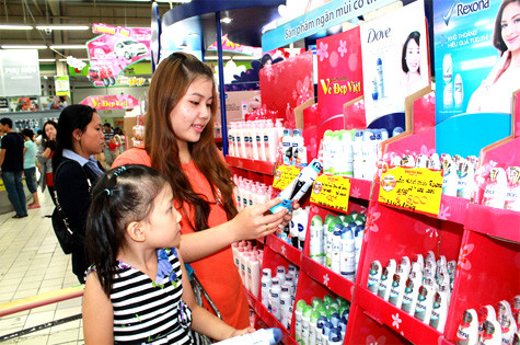 Nhân ngày Quốc tế phụ nữ 8/3, BigC khuyến mại 2.000 mặt hàng mỹ phẩm, phụ kiện, quần áo thời trang... của hơn 200 nhà cung cấp, với mức giảm giá từ 5 - 50% kèm nhiều quà tặng, hoạt náo hấp dẫn. Nhân ngày Quốc tế phụ nữ 8/3, BigC khuyến mại 2.000 mặt hàng mỹ phẩm, phụ kiện, quần áo thời trang... của hơn 200 nhà cung cấp, với mức giảm giá từ 5 - 50% kèm nhiều quà tặng, hoạt náo hấp dẫn.