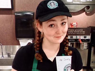 Đối với nhóm khách hàng từ 25 tuổi trở lên, Starbucks sẽ không có cơ hội nhiều vì các khách hàng này đã quen với vị đậm của cà phê Việt như Trung Nguyên.